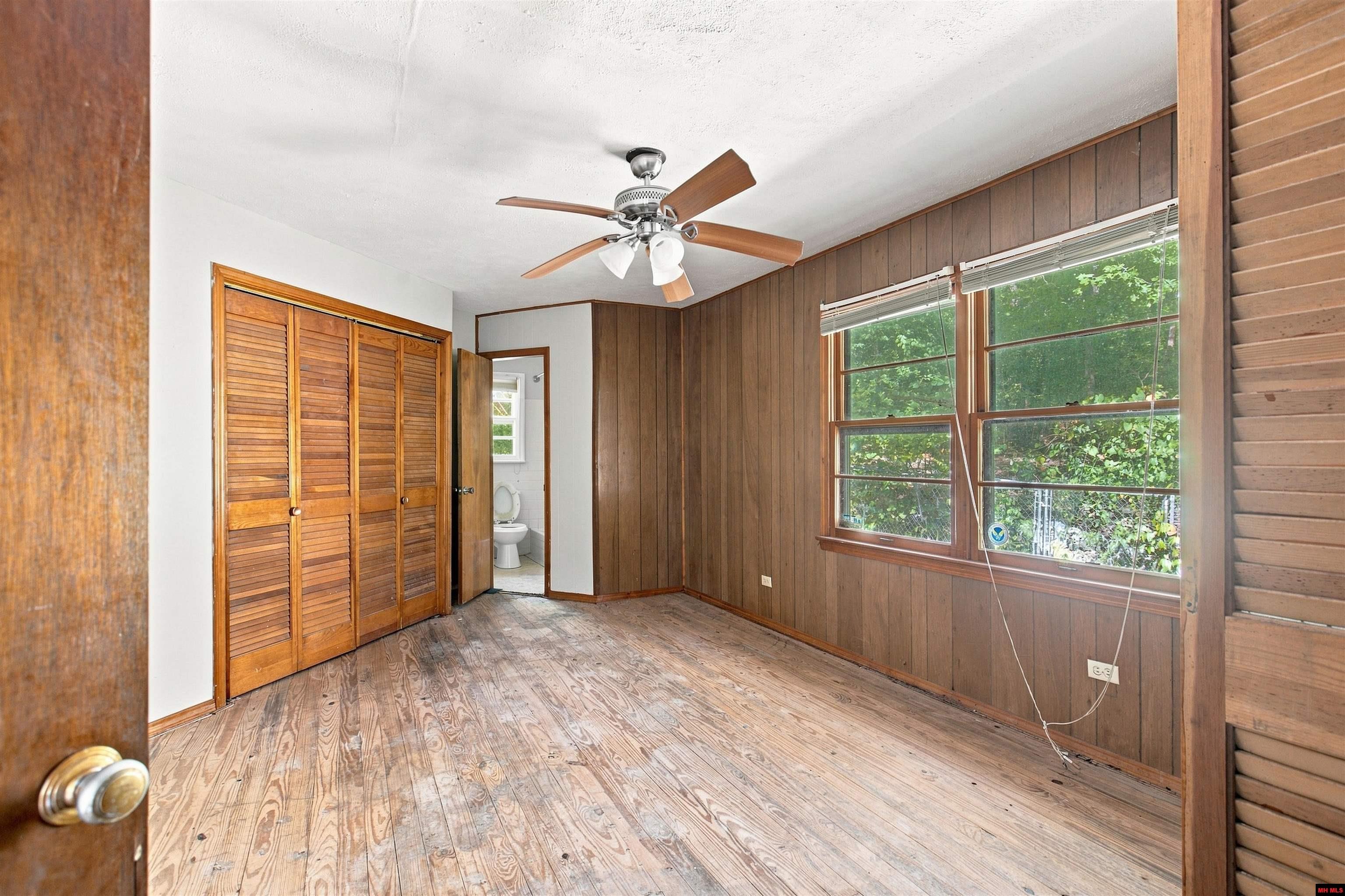 542 CAPEWOOD LANE Midway, AR