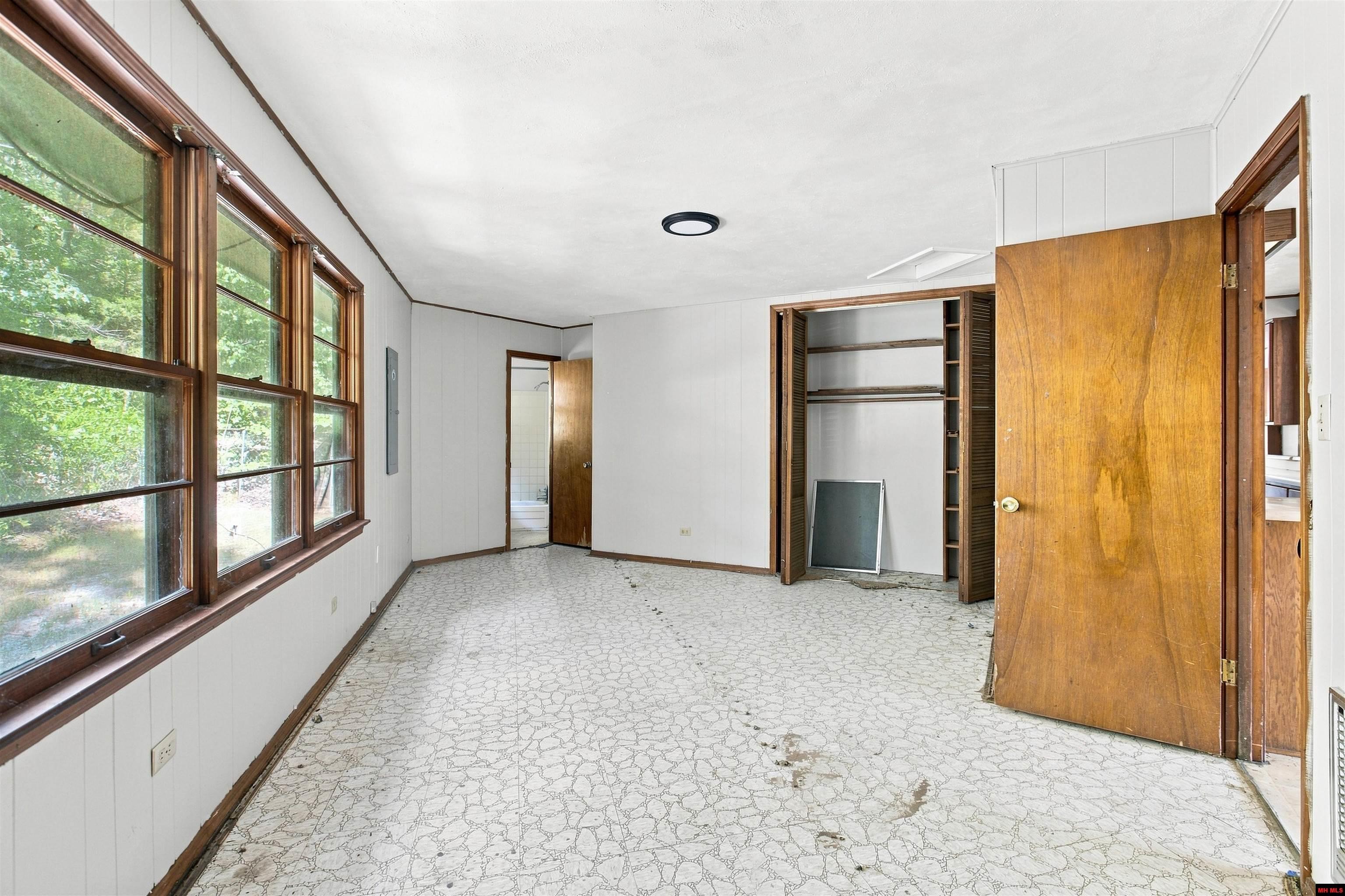 542 CAPEWOOD LANE Midway, AR