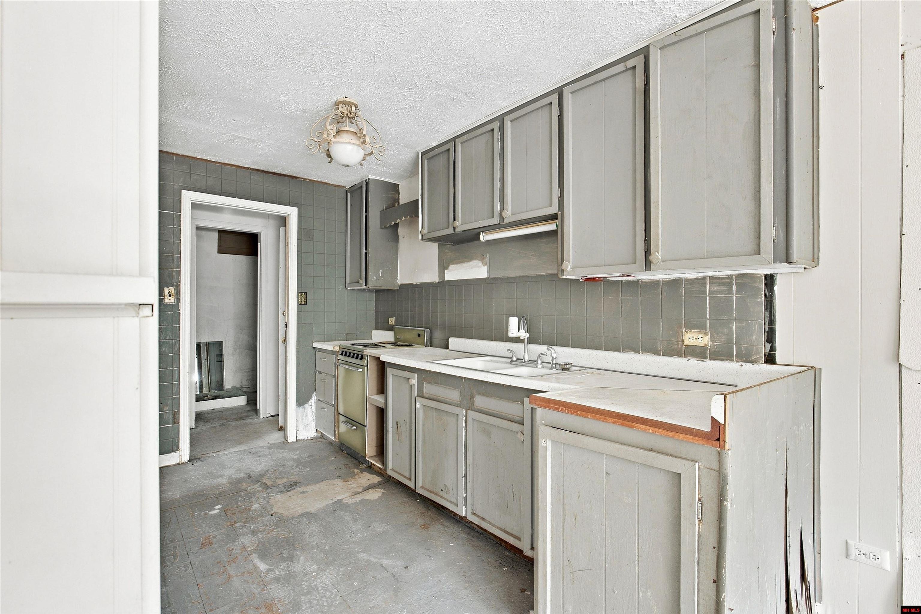 542 CAPEWOOD LANE Midway, AR