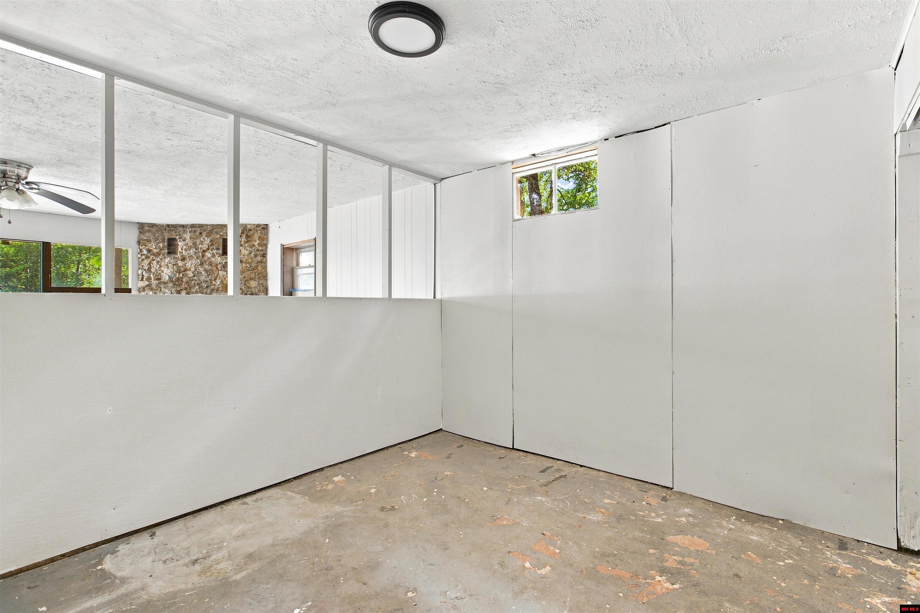 542 CAPEWOOD LANE Midway, AR