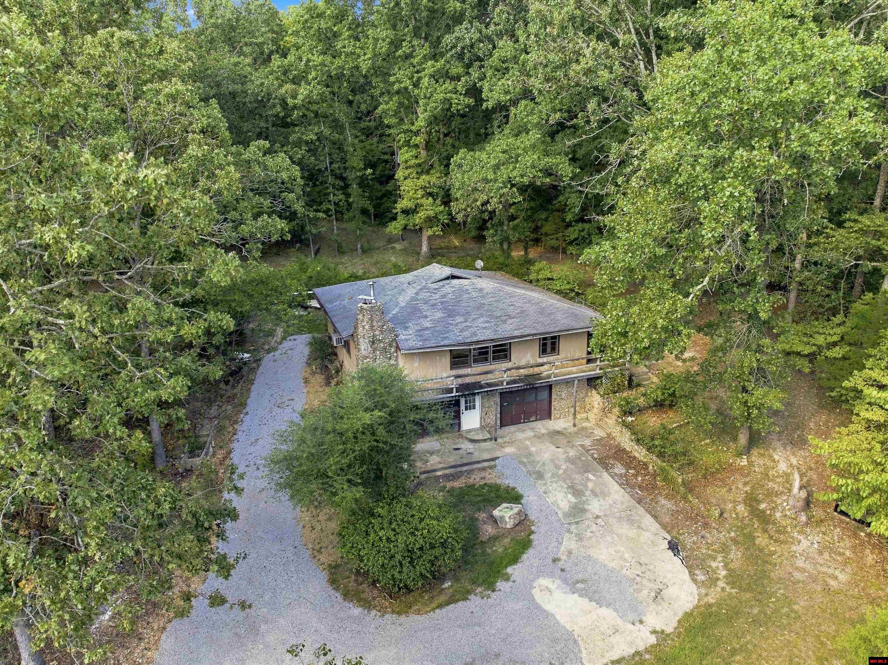 542 CAPEWOOD LANE Midway, AR