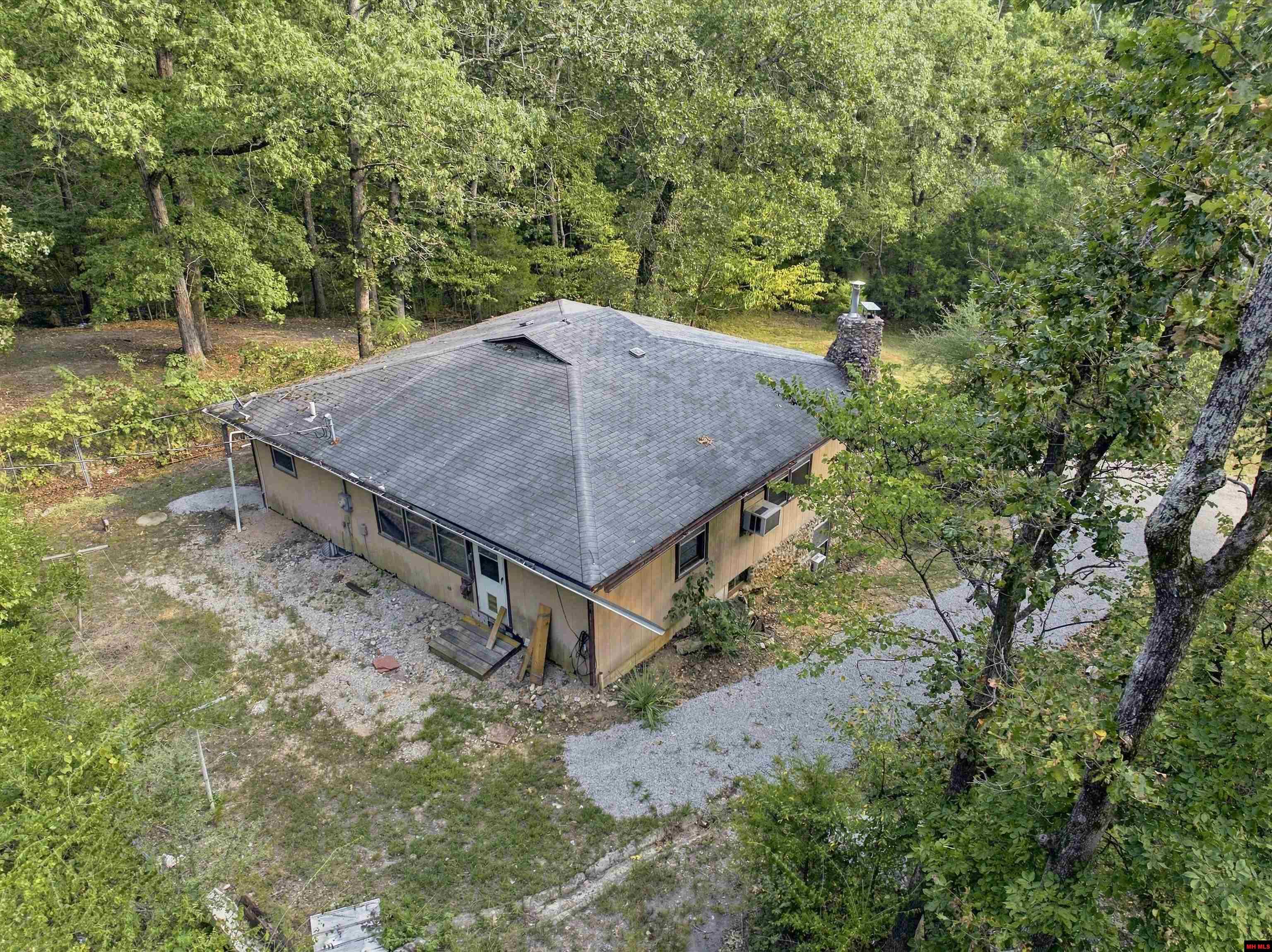 542 CAPEWOOD LANE Midway, AR
