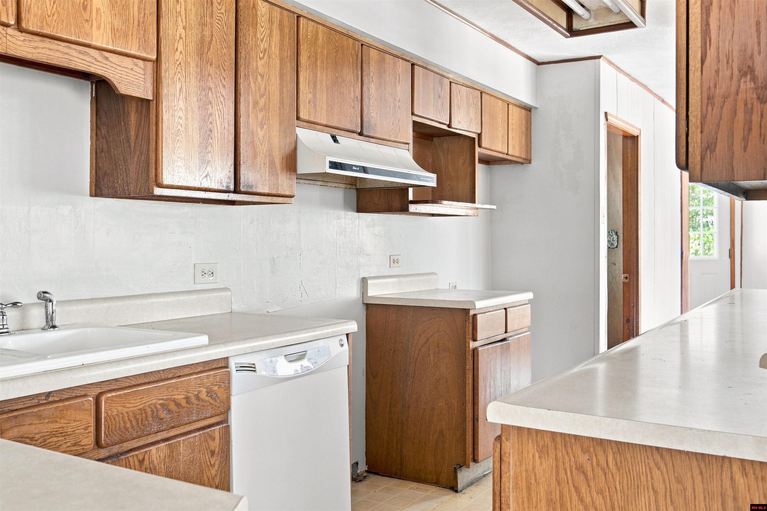 542 CAPEWOOD LANE Midway, AR