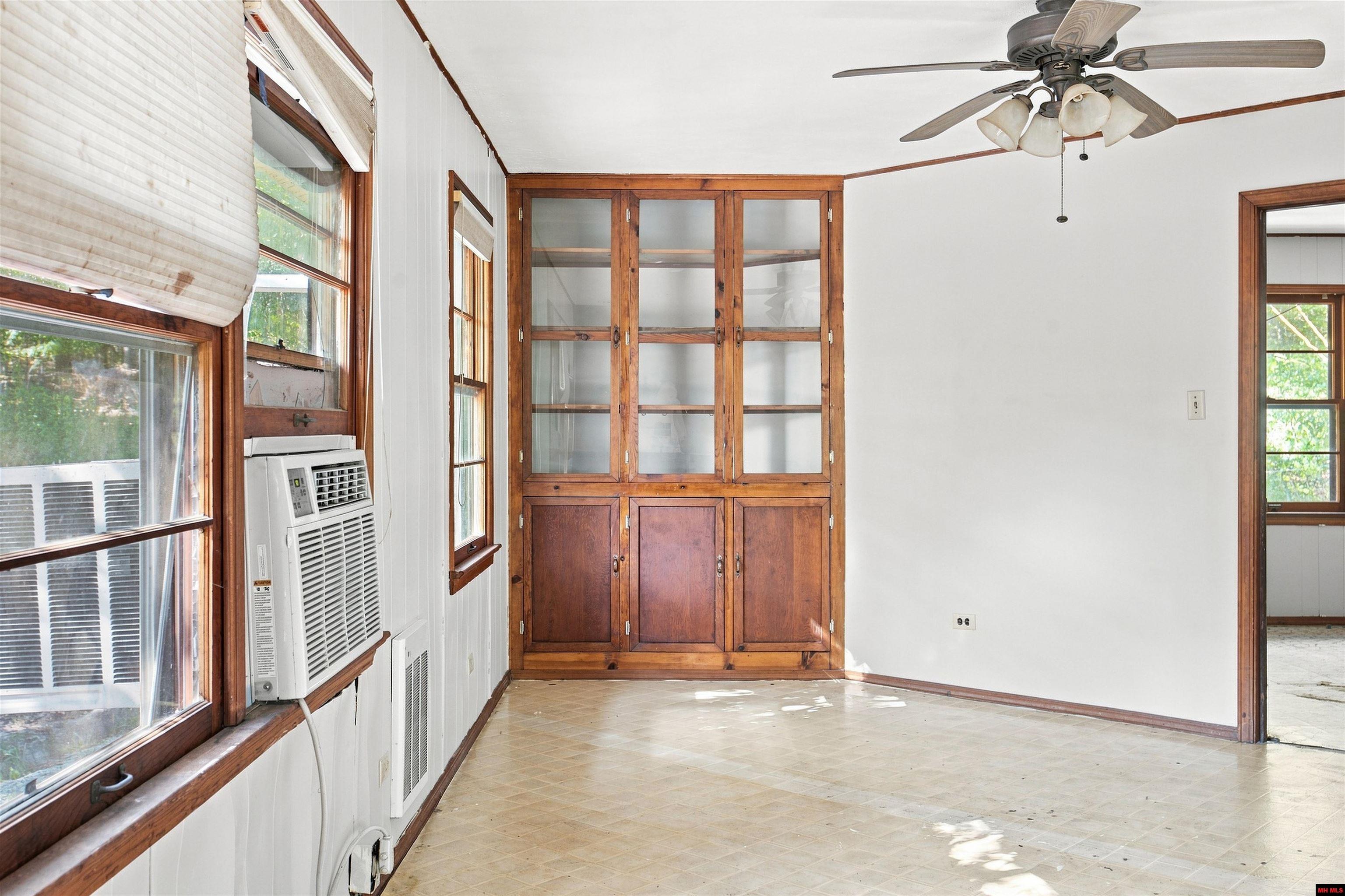 542 CAPEWOOD LANE Midway, AR