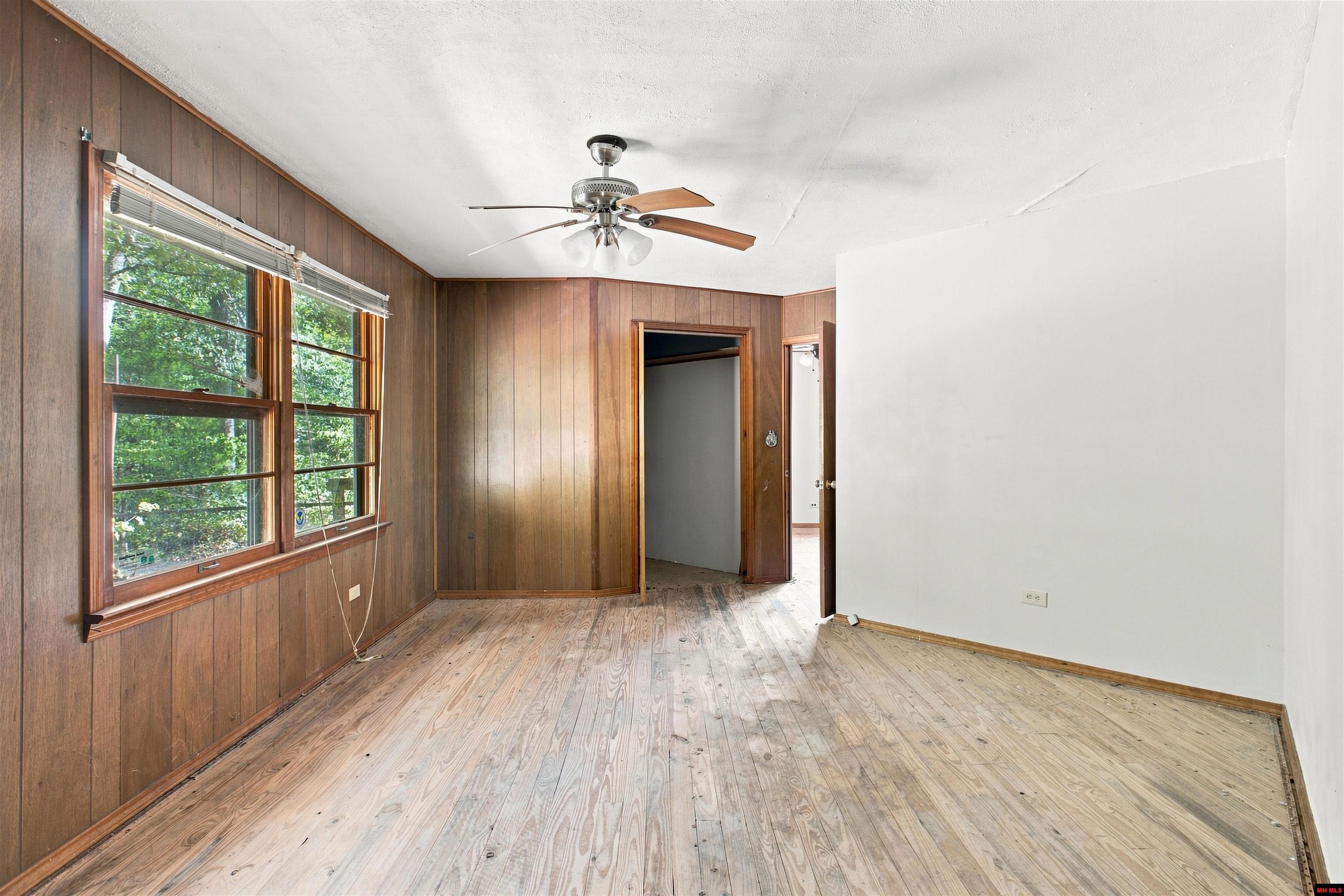542 CAPEWOOD LANE Midway, AR