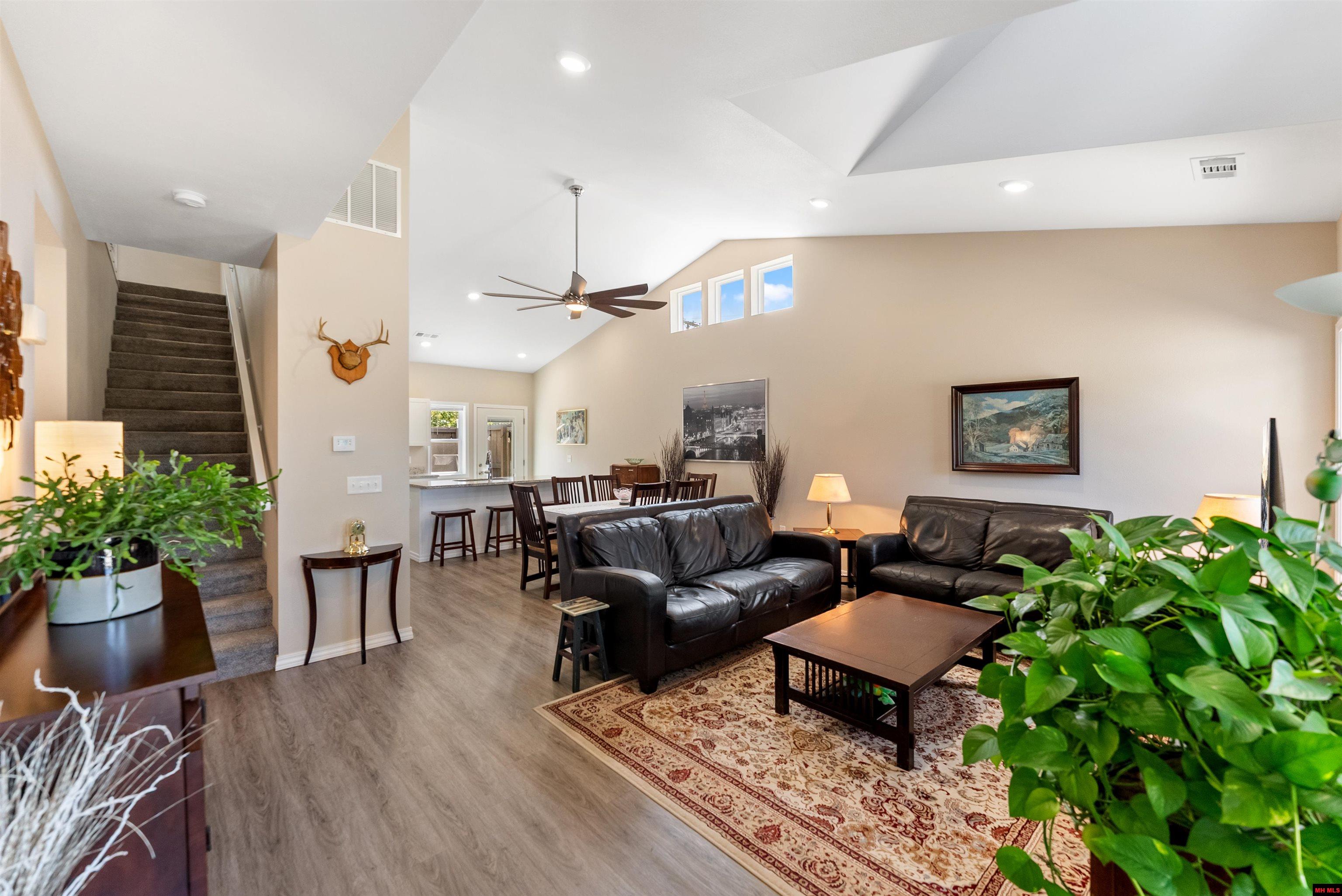 303-1 6TH Street