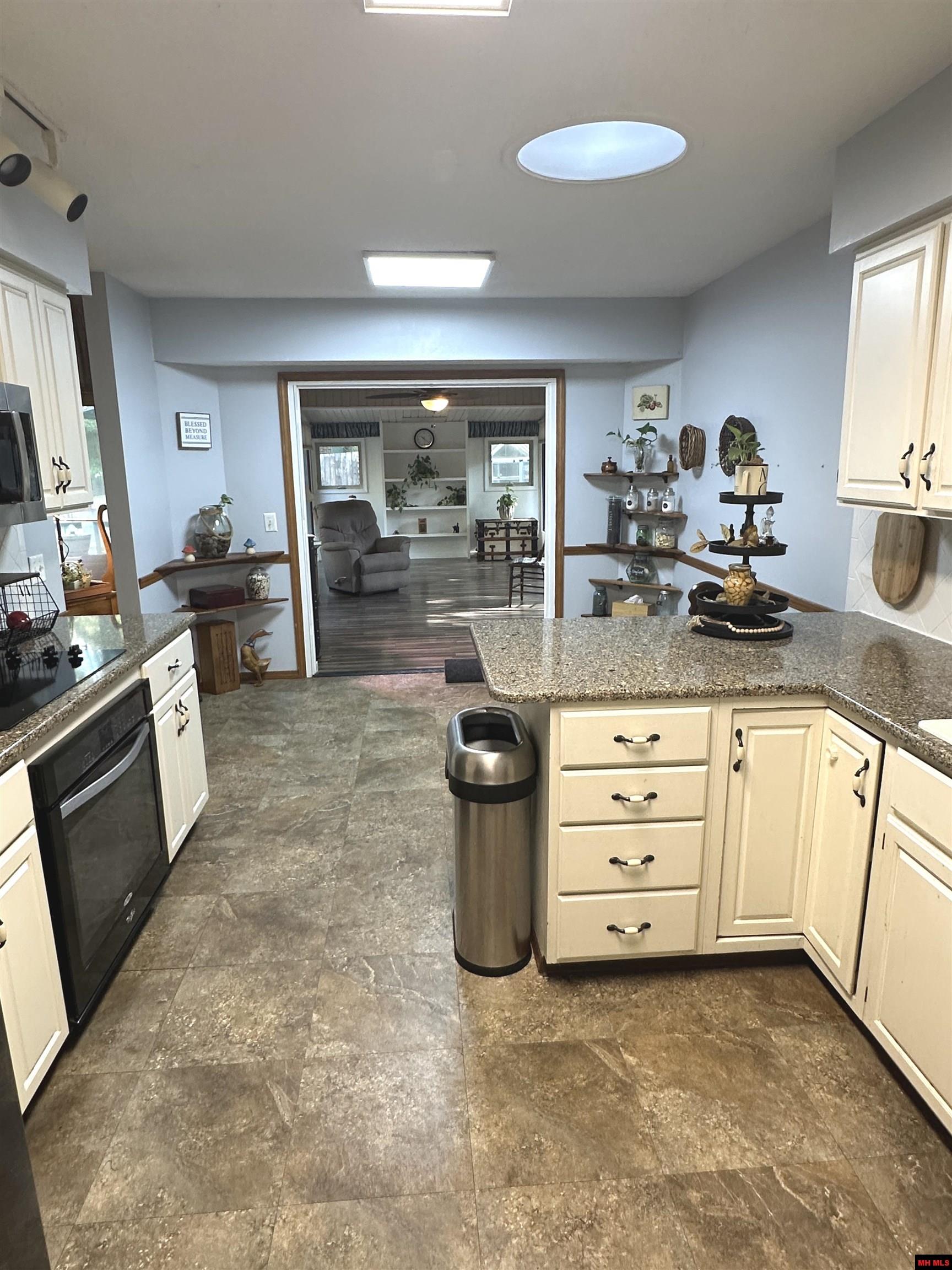 553 NORTHPOINTE DRIVE Mountain Home, AR