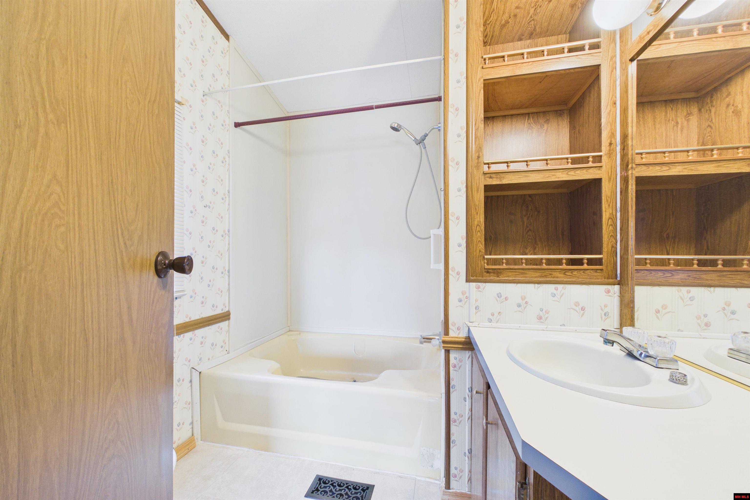 32 NORA COURT Mountain Home, AR