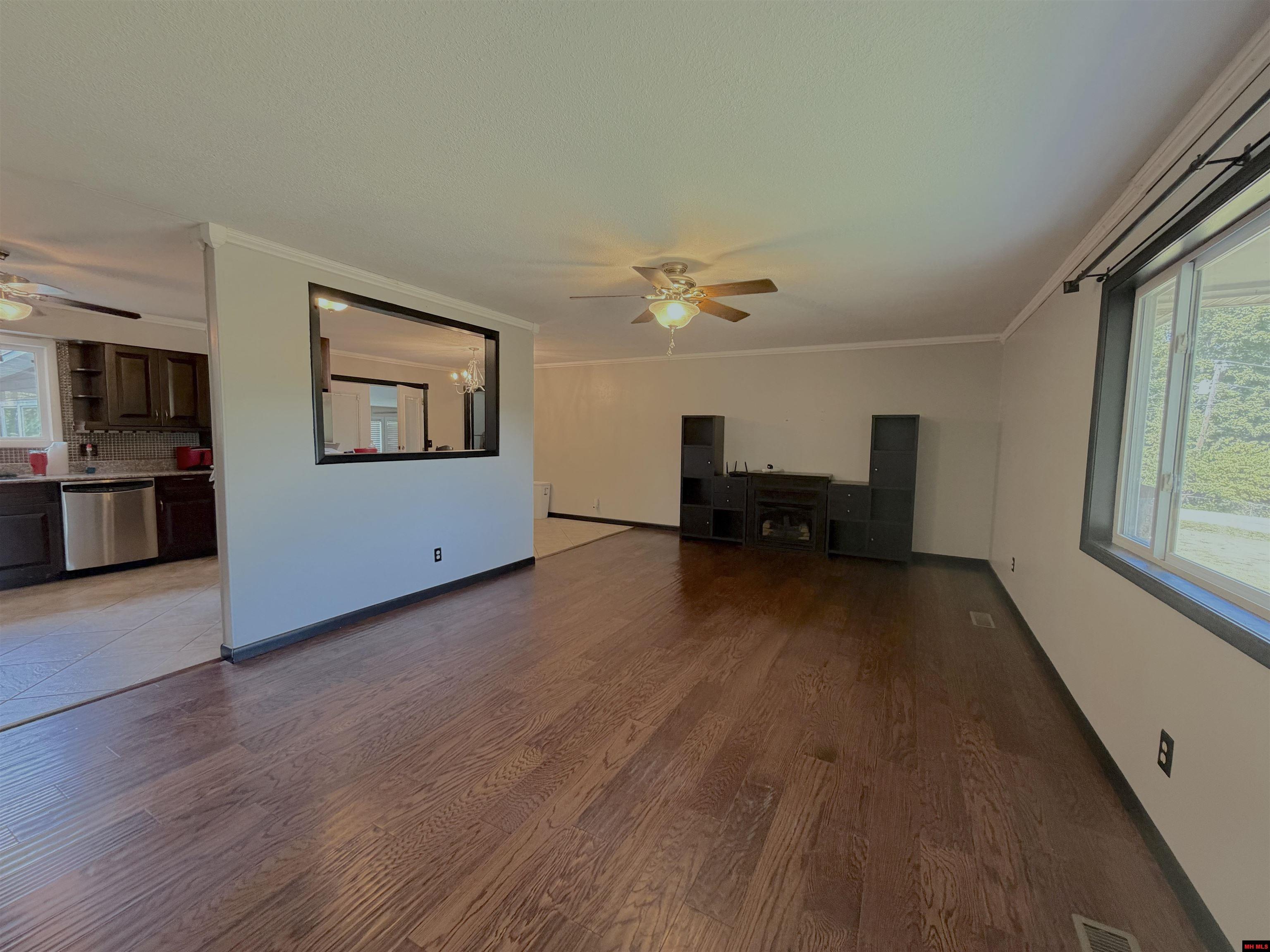 100 Deb-Mar Woods Terrace