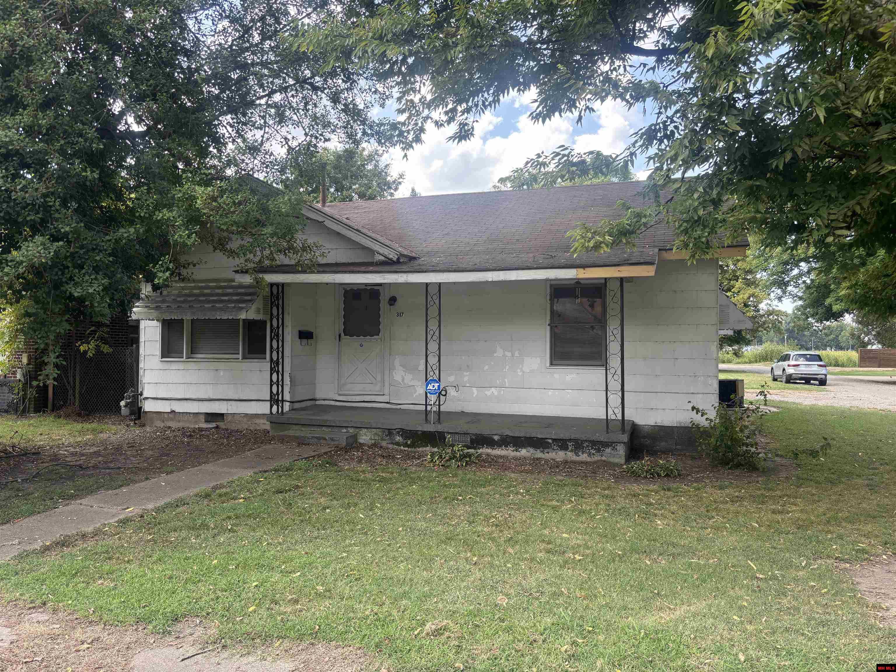 317 W MAIN STREET Steele, MO