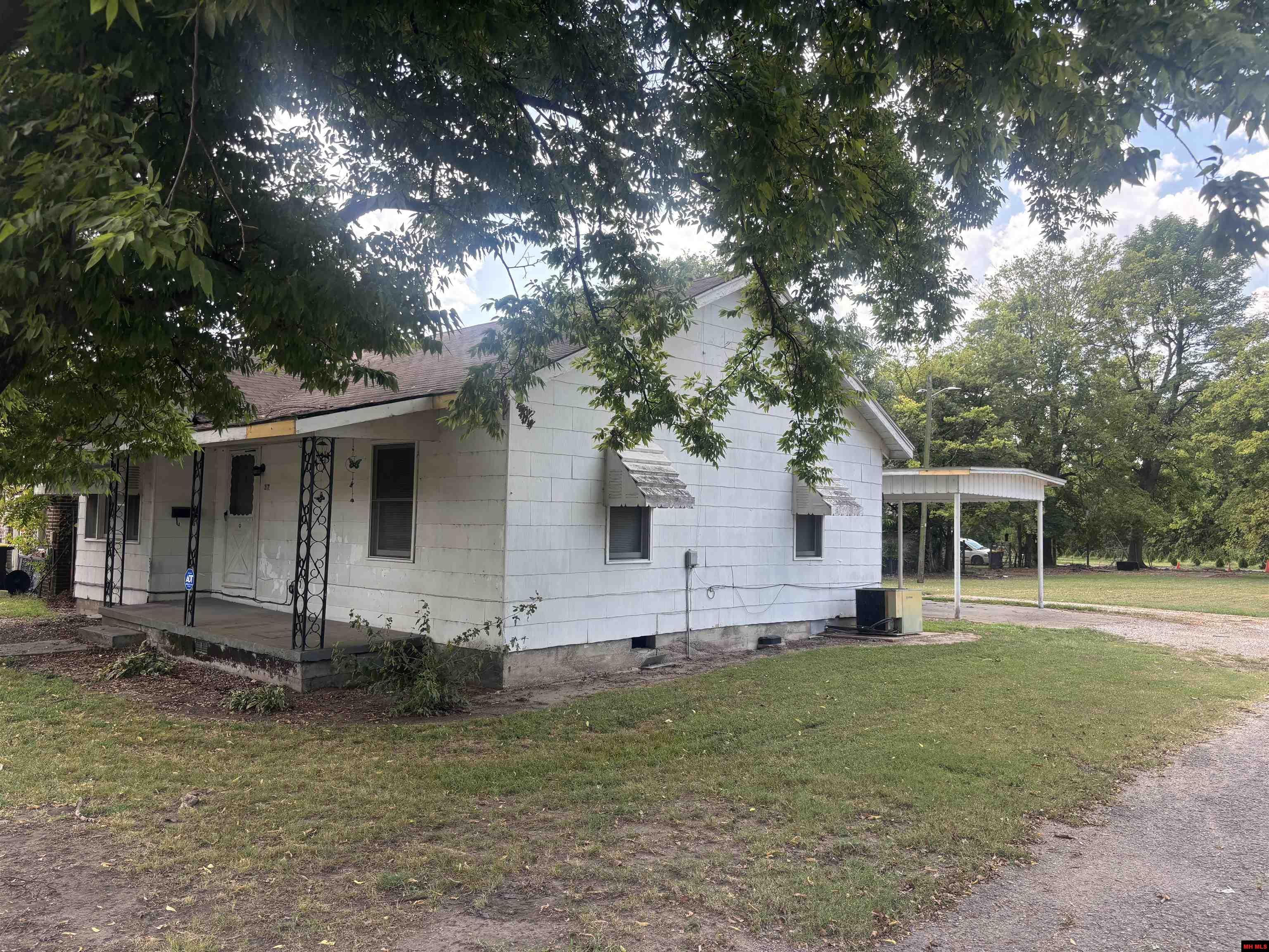317 W MAIN STREET Steele, MO
