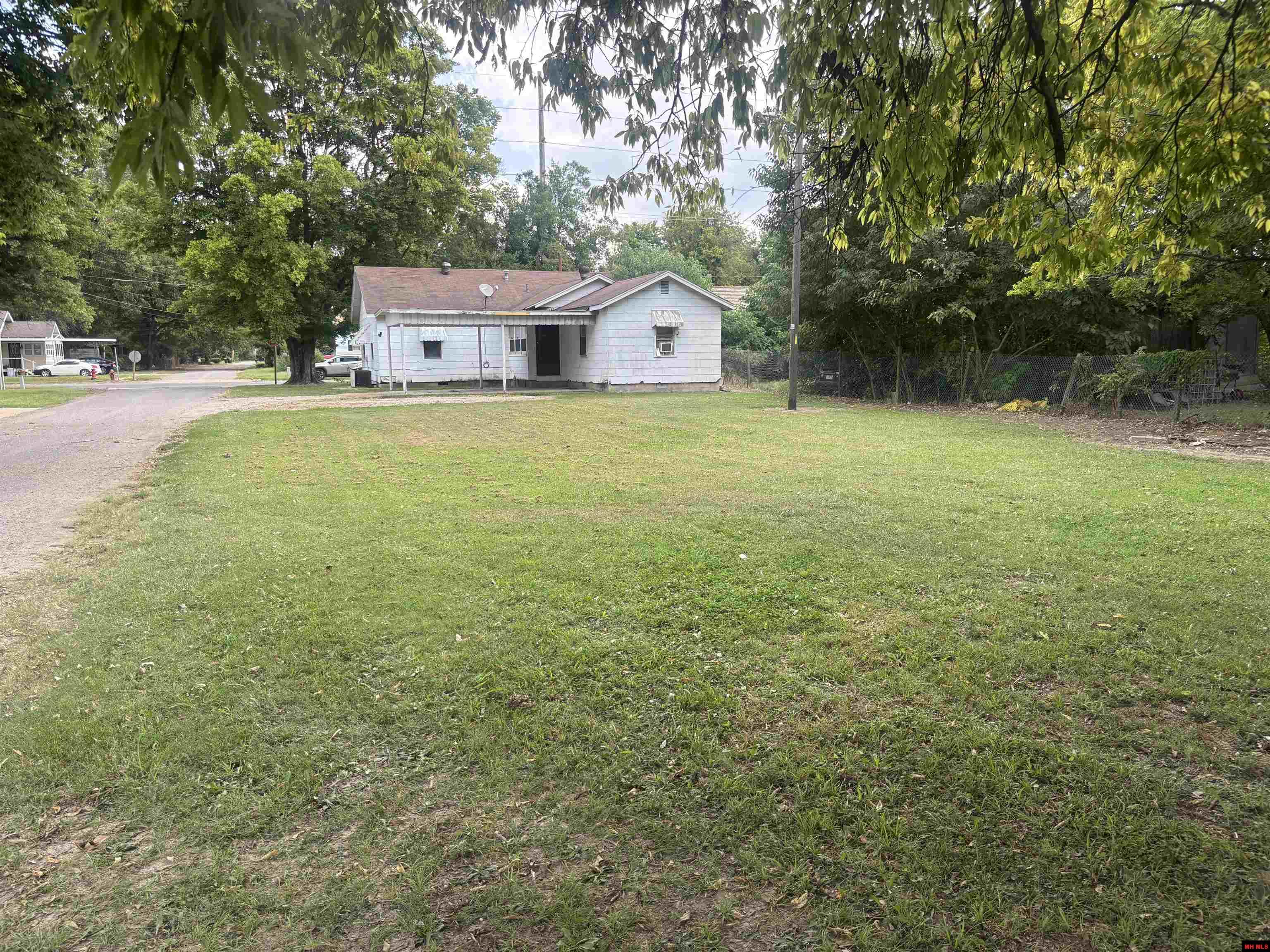 317 W MAIN STREET Steele, MO