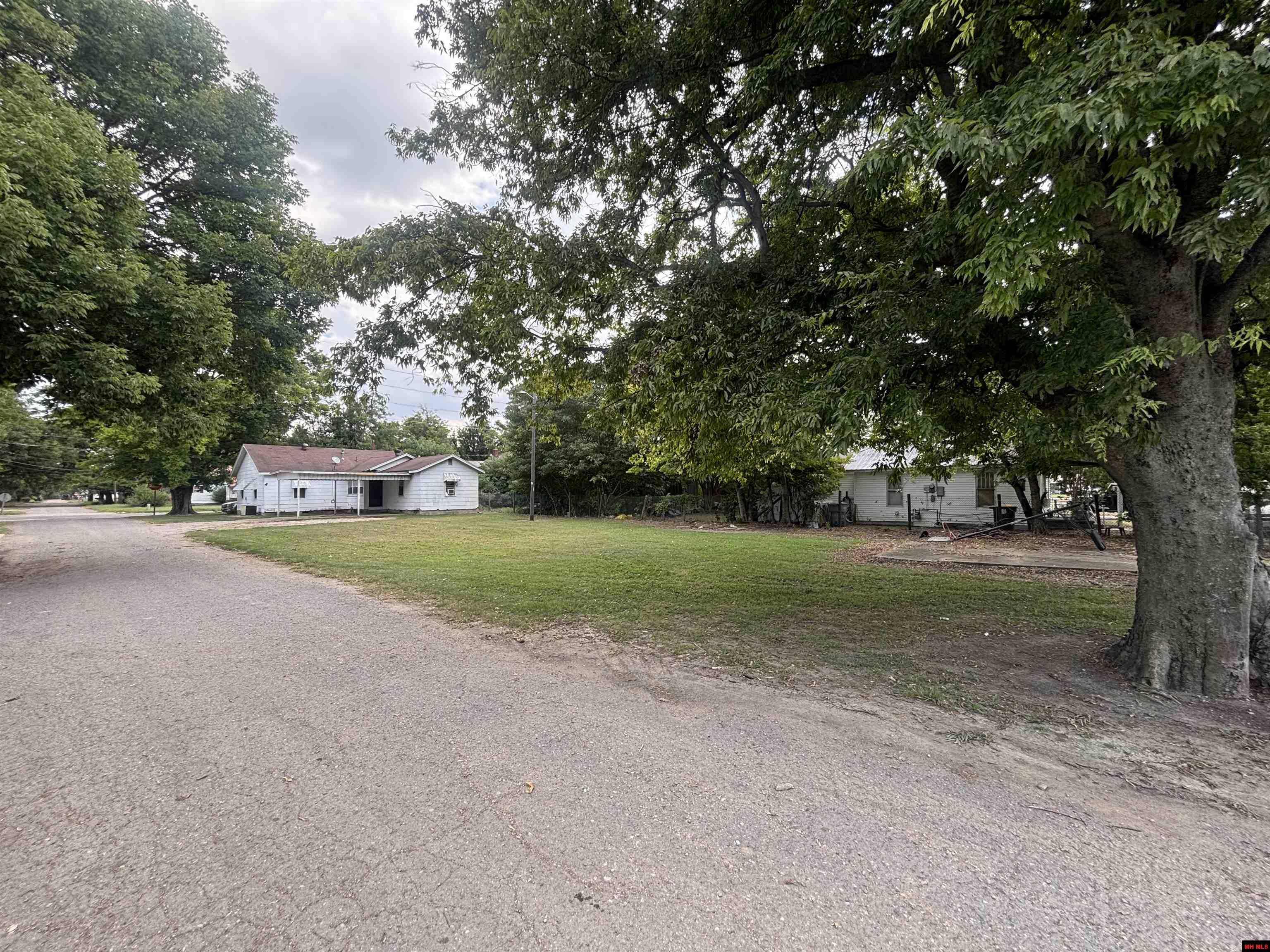 317 W MAIN STREET Steele, MO