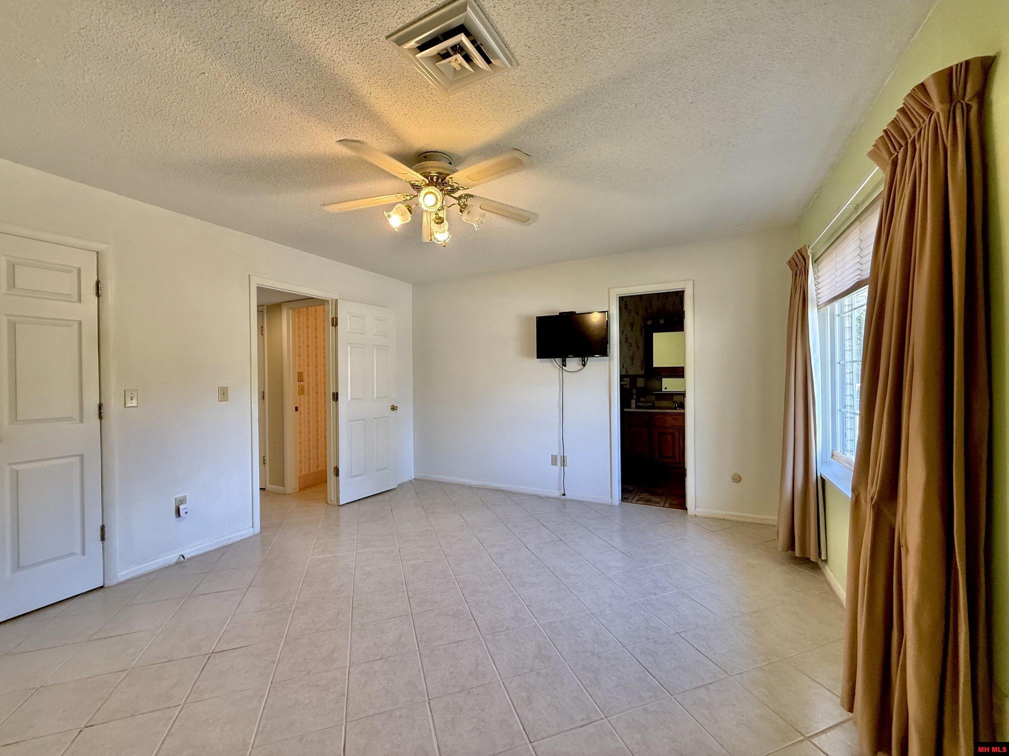 1307 MEADOWBROOK DRIVE Mountain Home, AR