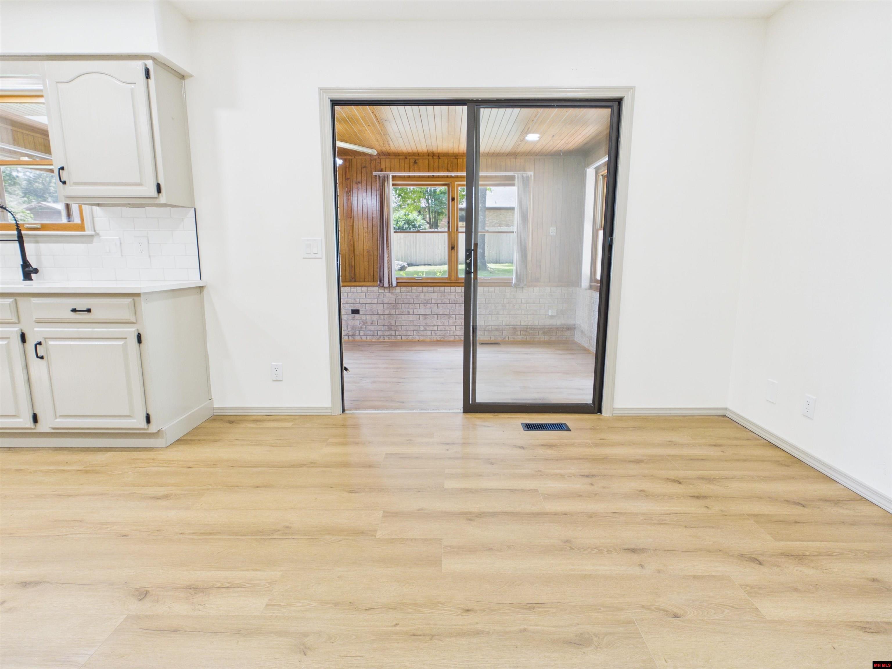 812 Baxter Avenue