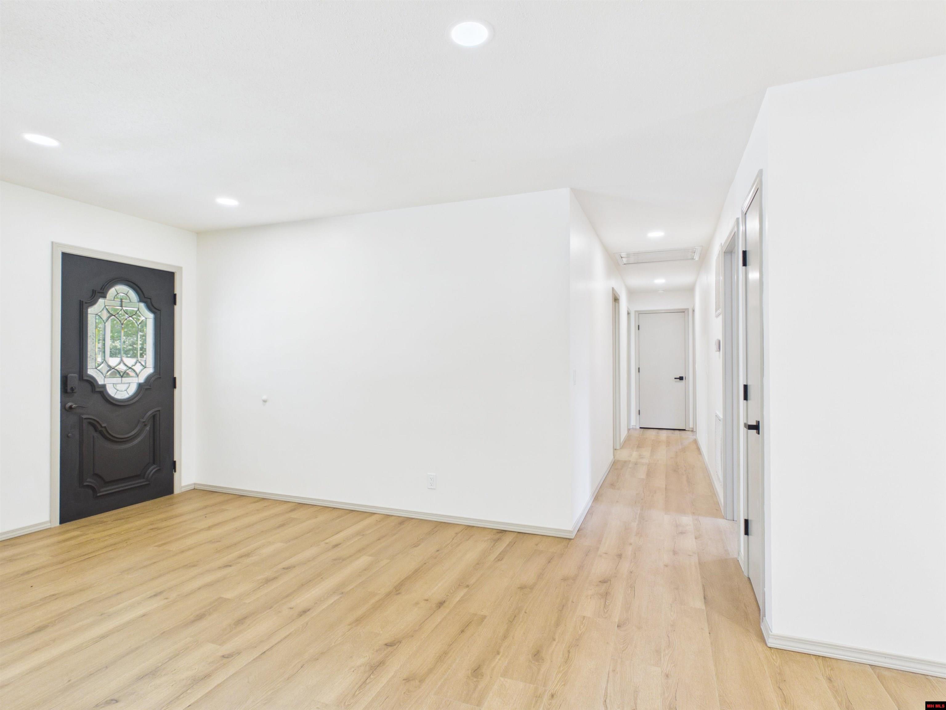 812 Baxter Avenue