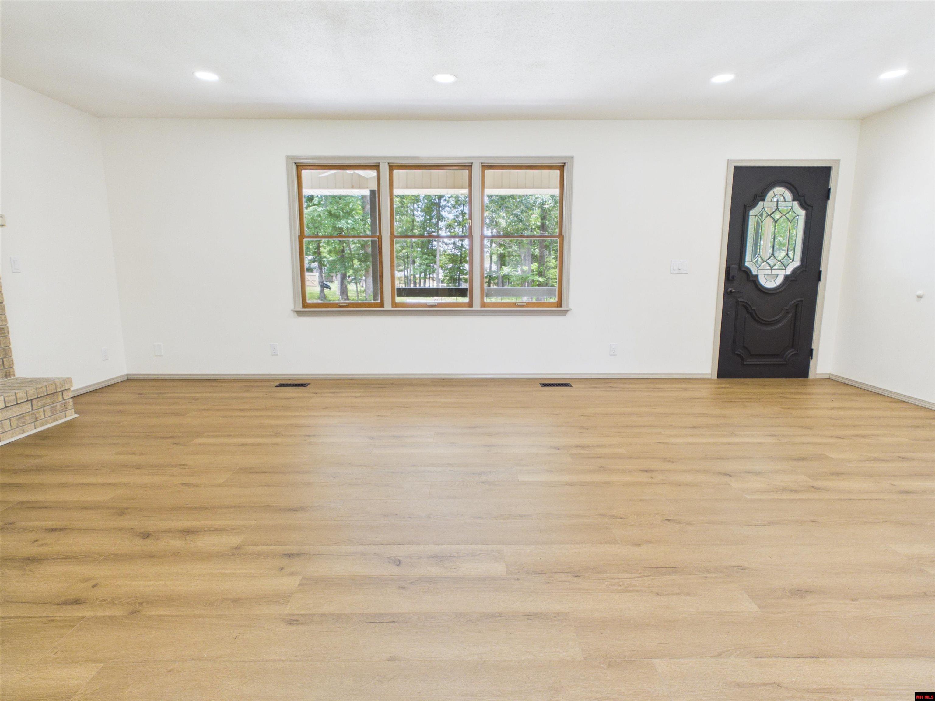 812 Baxter Avenue