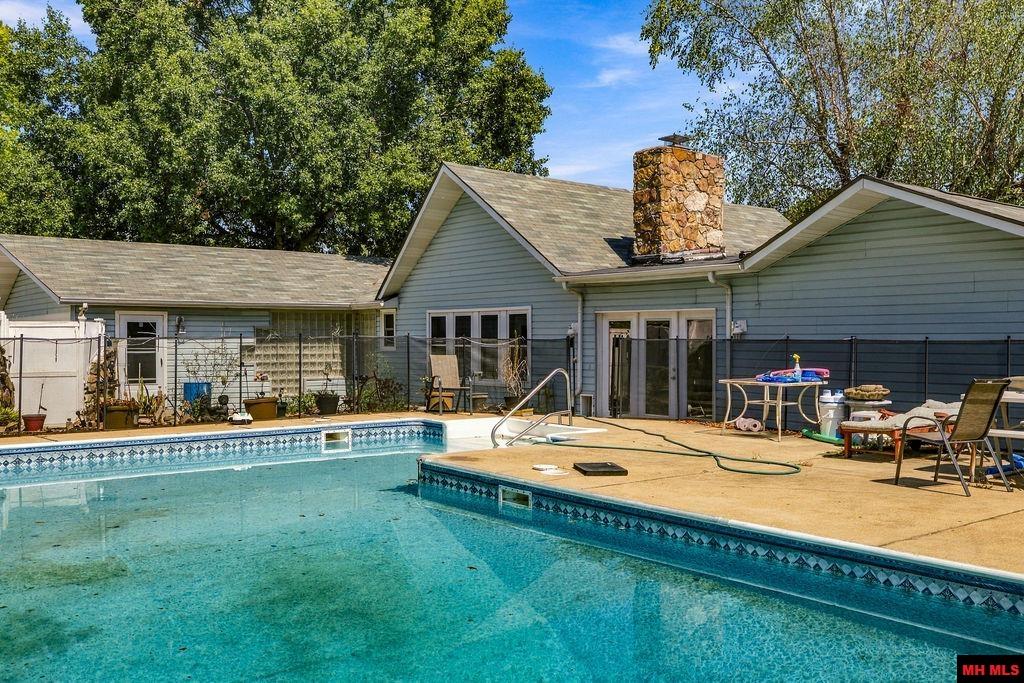 408 N Cardinal Drive