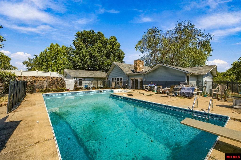 408 N Cardinal Drive