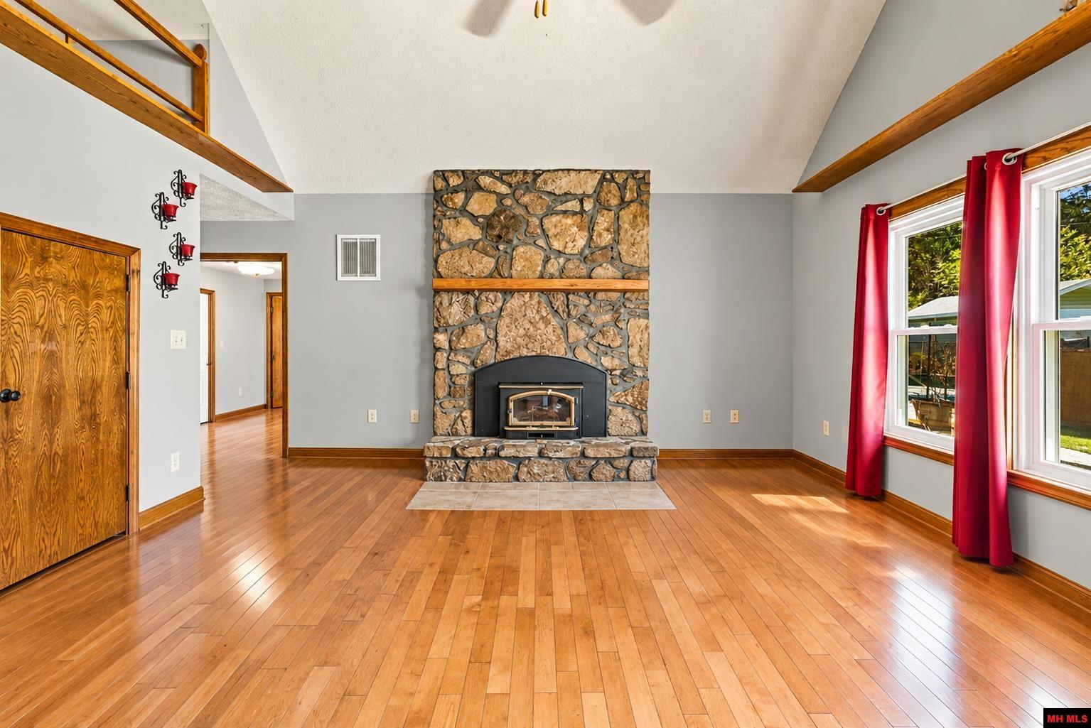 408 N Cardinal Drive