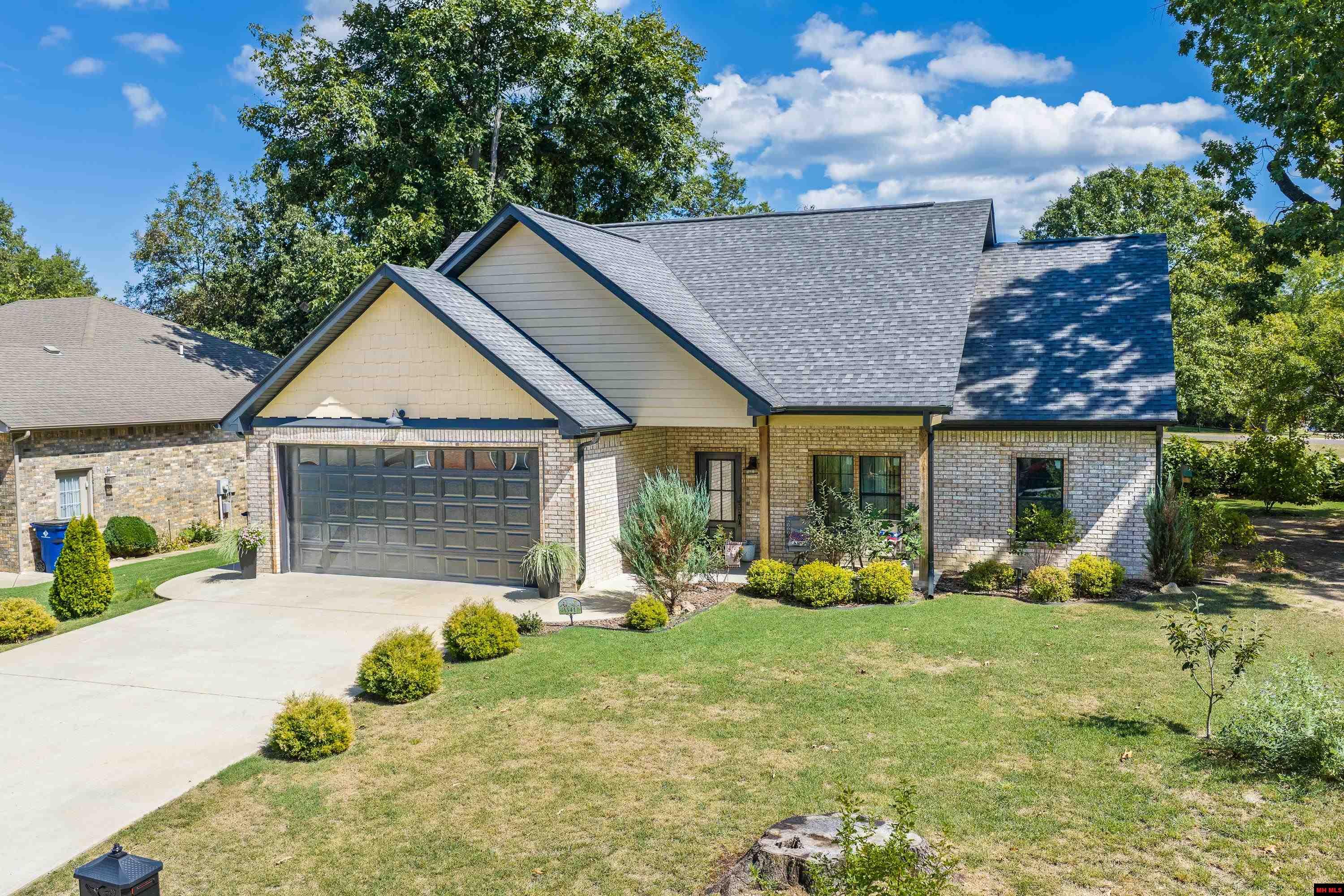 1341 HAMPSHIRE CIRCLE Mountain Home, AR