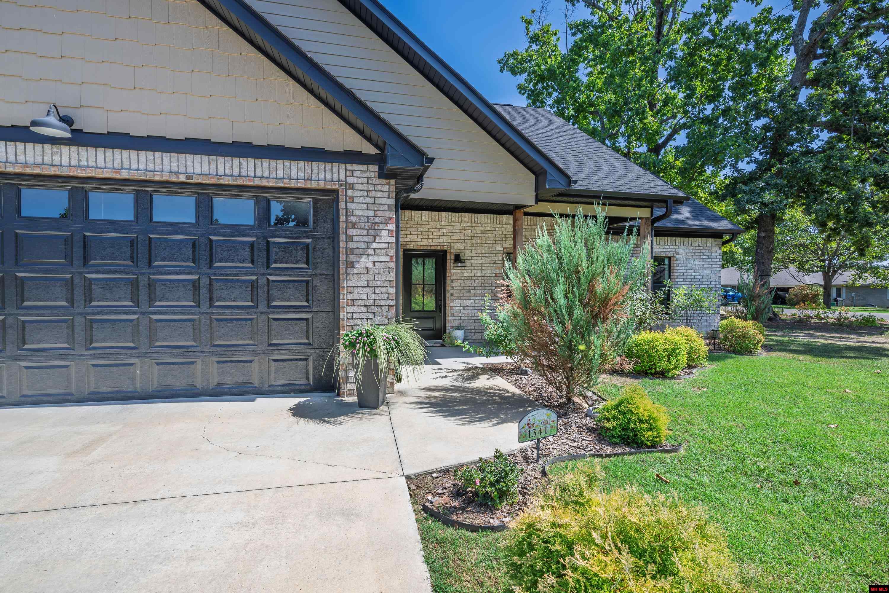 1341 HAMPSHIRE CIRCLE Mountain Home, AR