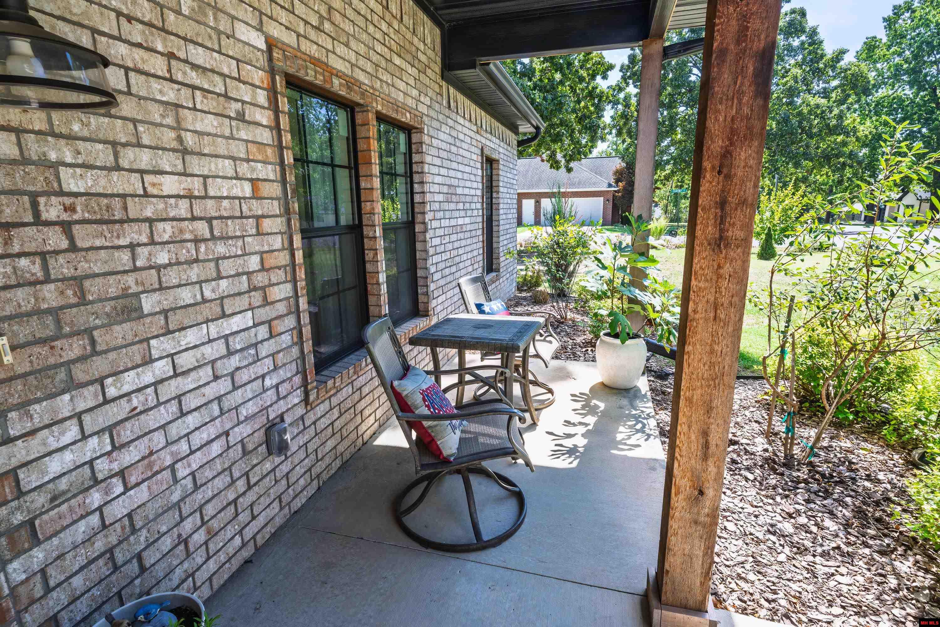 1341 HAMPSHIRE CIRCLE Mountain Home, AR