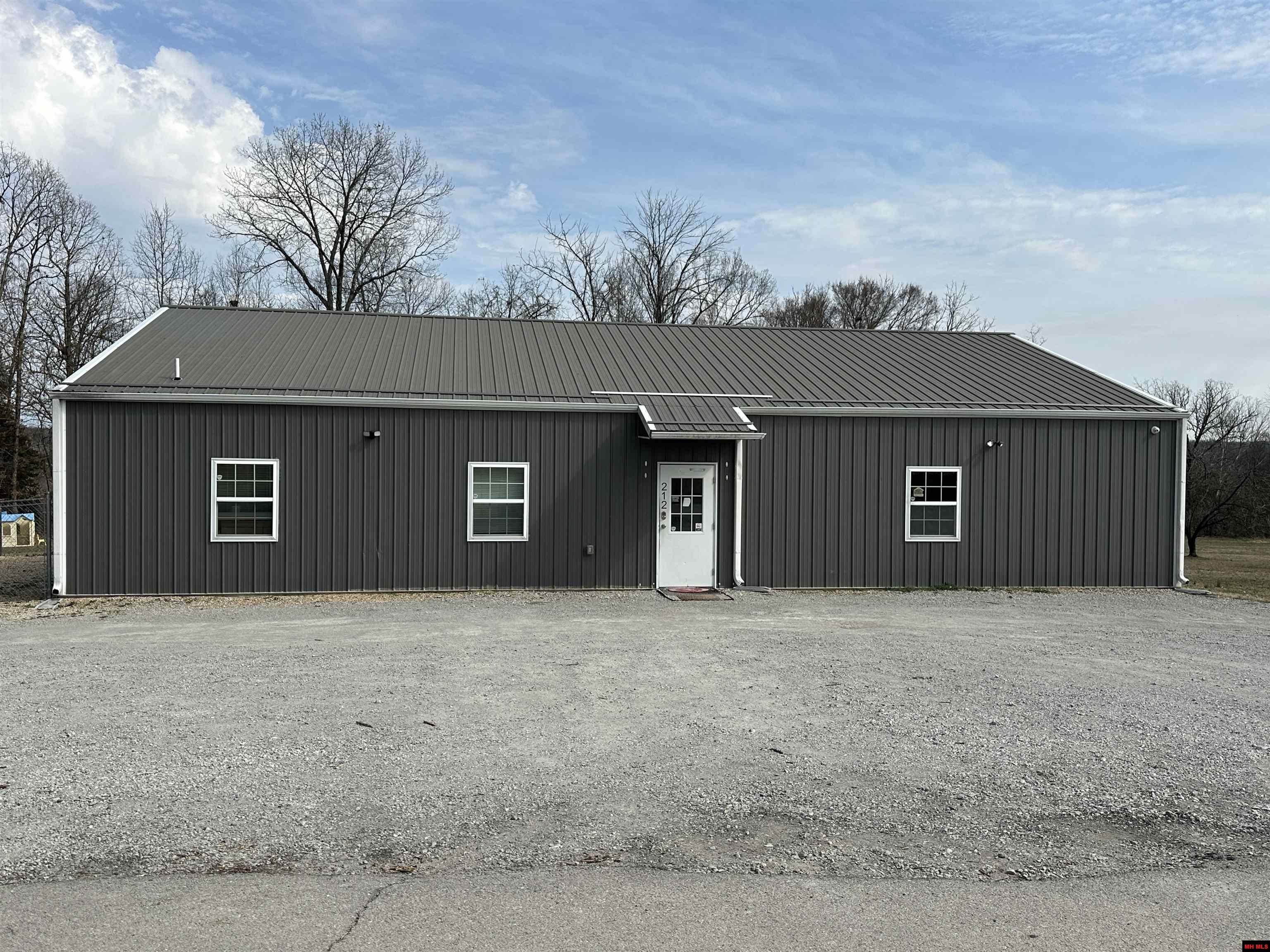 212 S CEDAR STREET, Yellville, AR