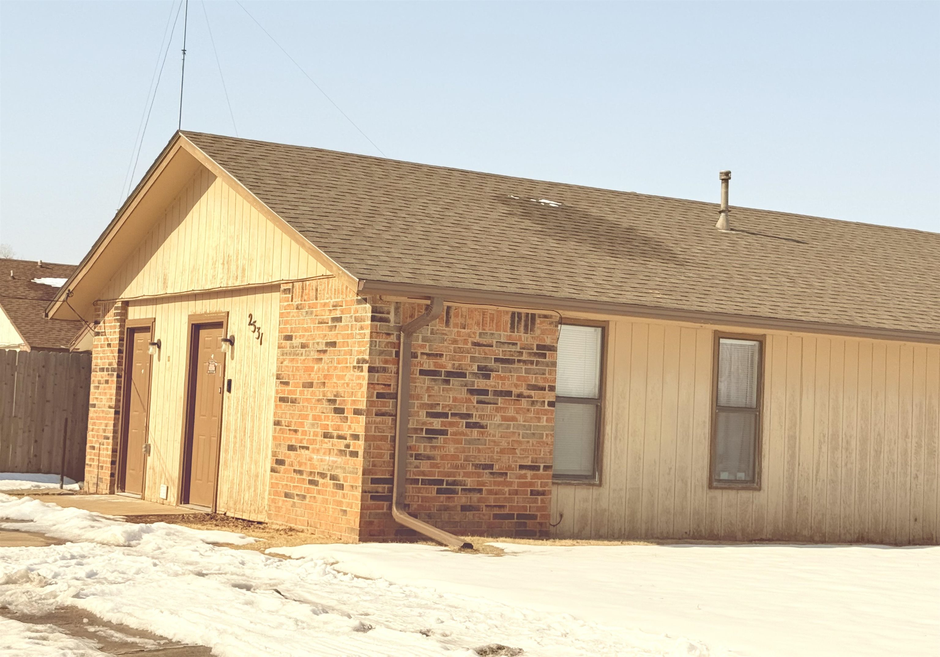 2529 & 2531 E Cedar Ave