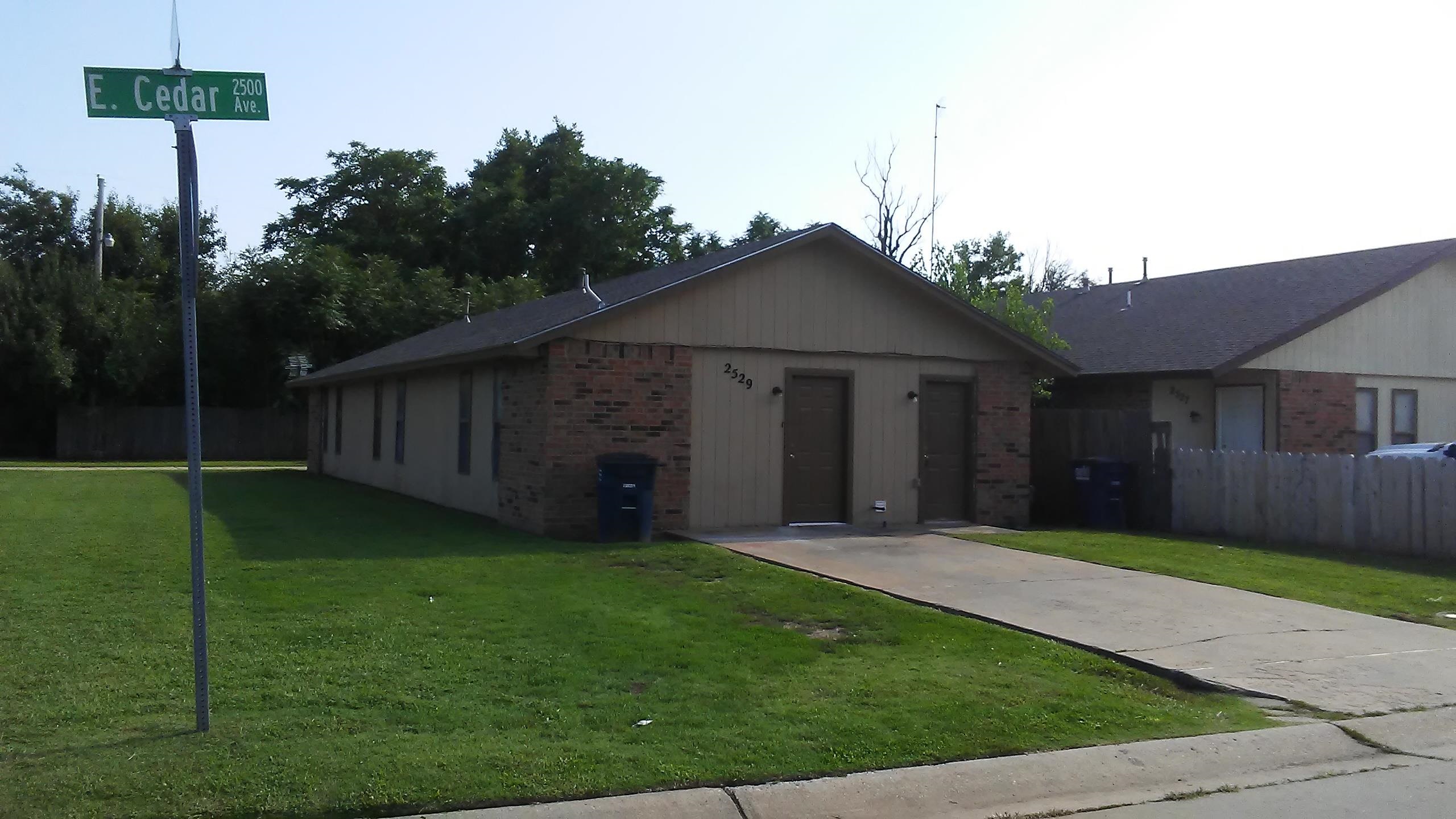 2529 & 2531 E Cedar Ave