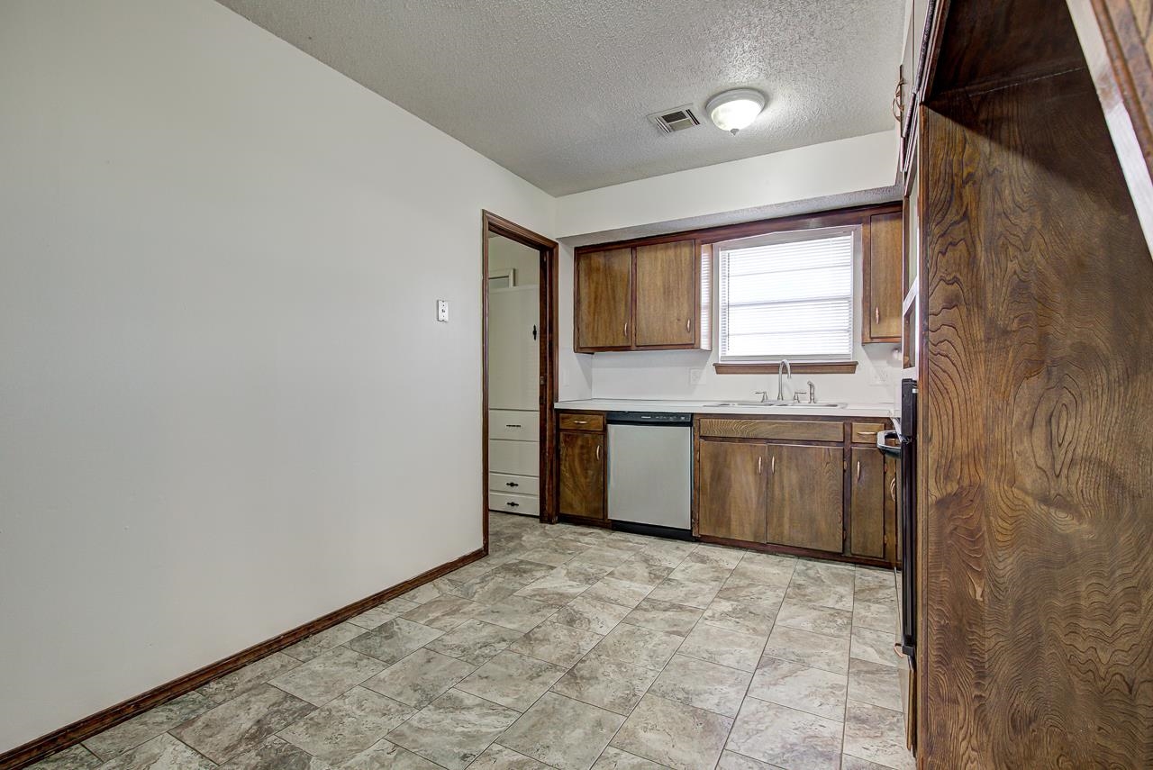 802--806 E Poplar Ave