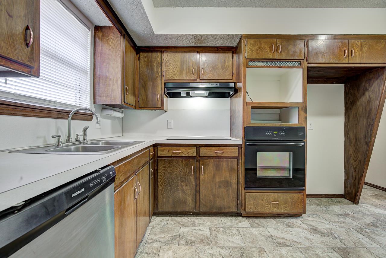 802--806 E Poplar Ave