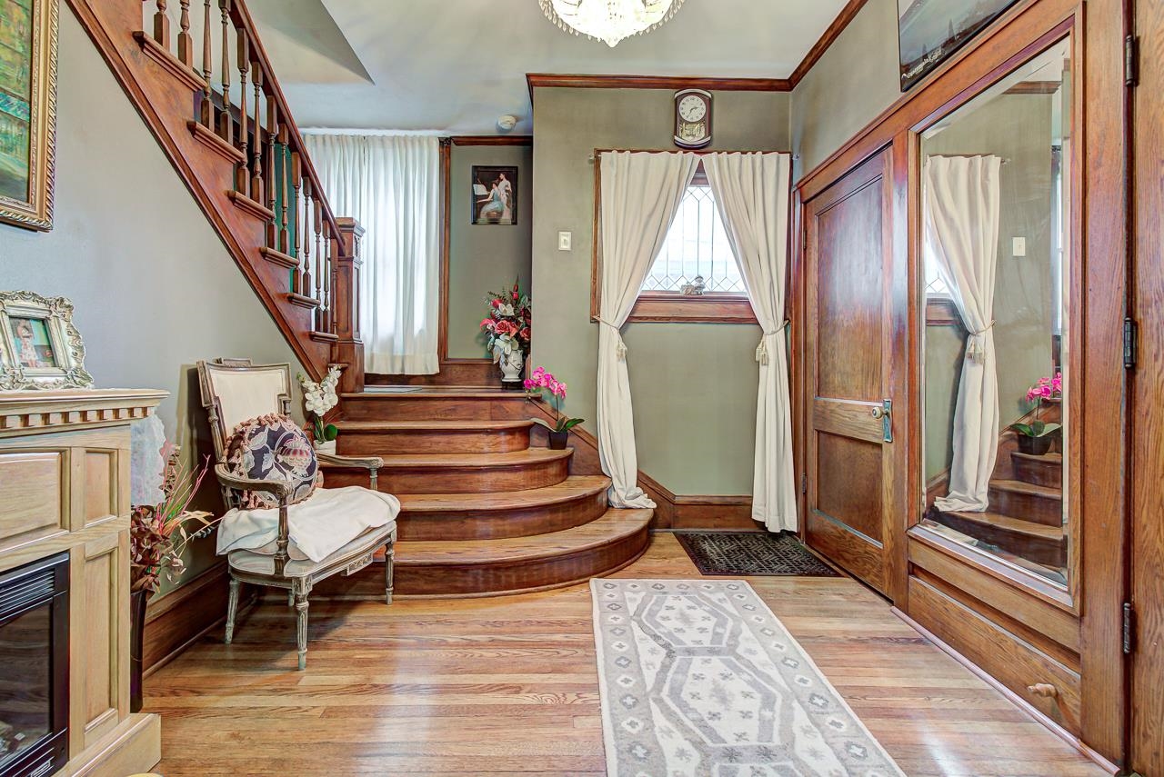 1301 W Cherokee Ave