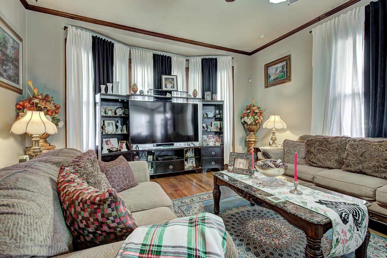 1301 W Cherokee Ave