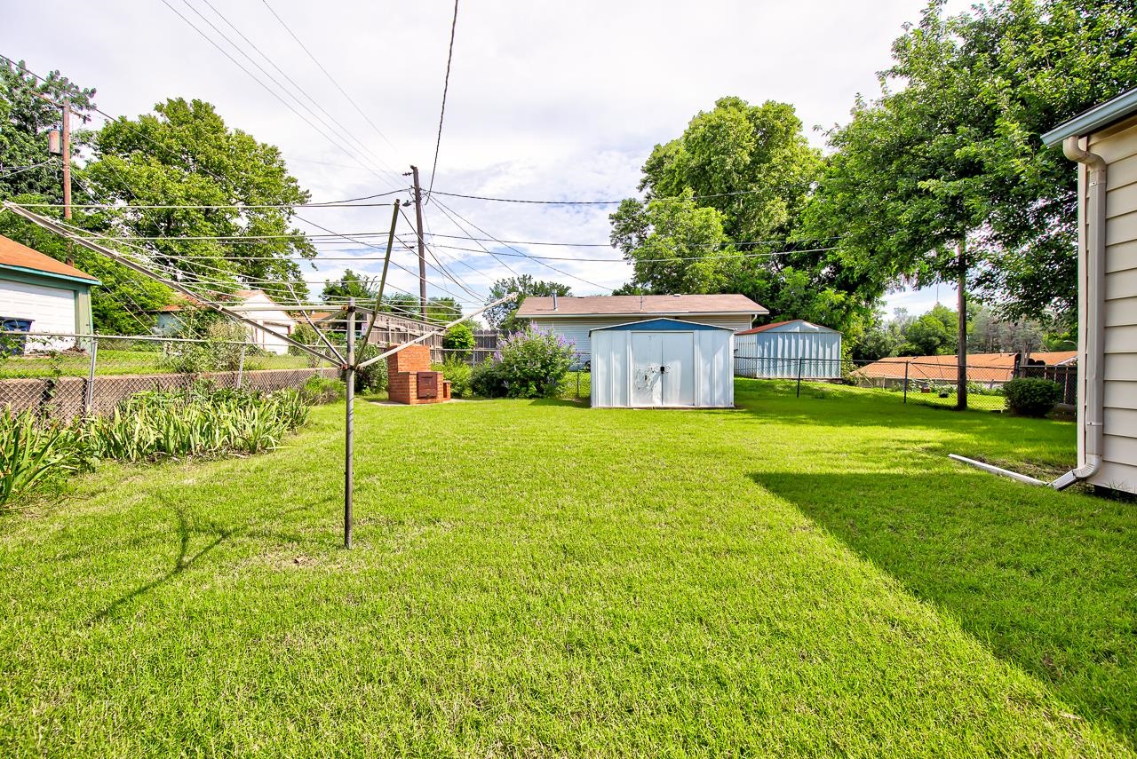 1820 E Elm Ave