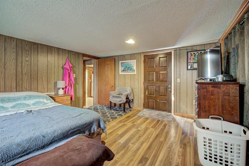 102 Village Dr