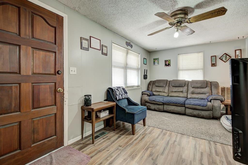 102 Village Dr