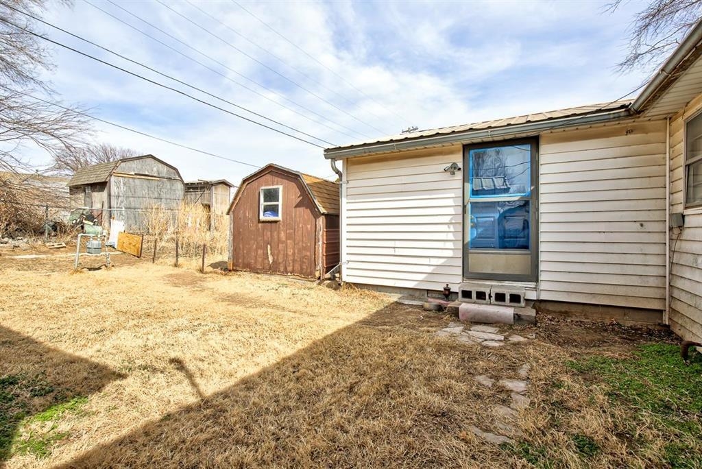 102 Village Dr