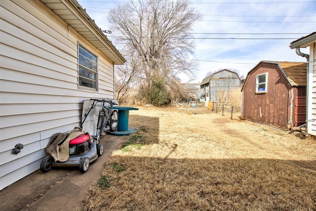 102 Village Dr