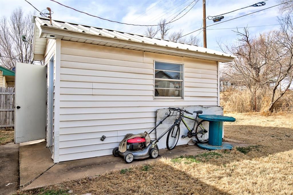 102 Village Dr