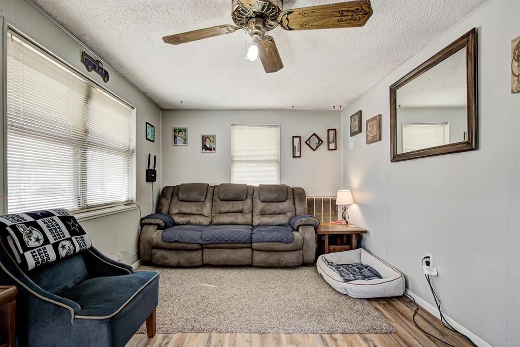 102 Village Dr