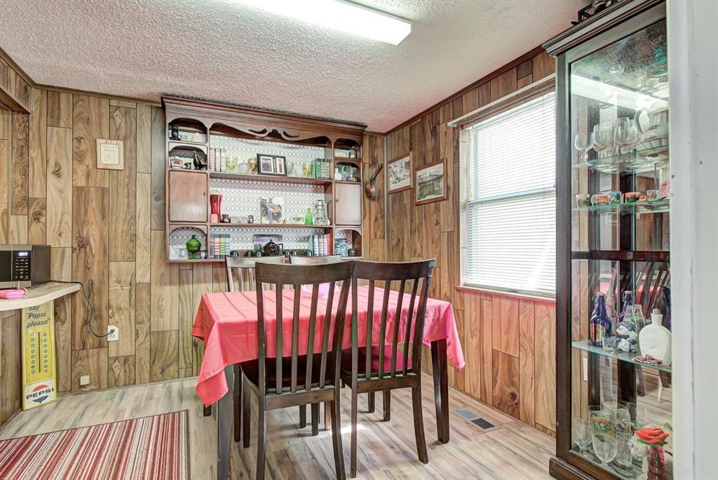 102 Village Dr