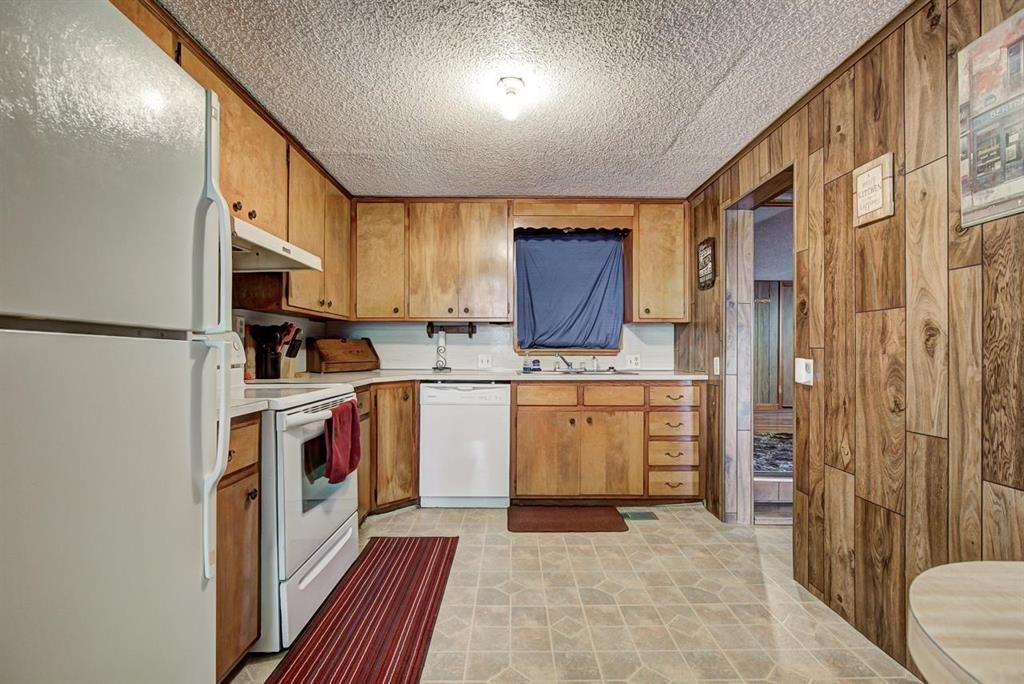 102 Village Dr