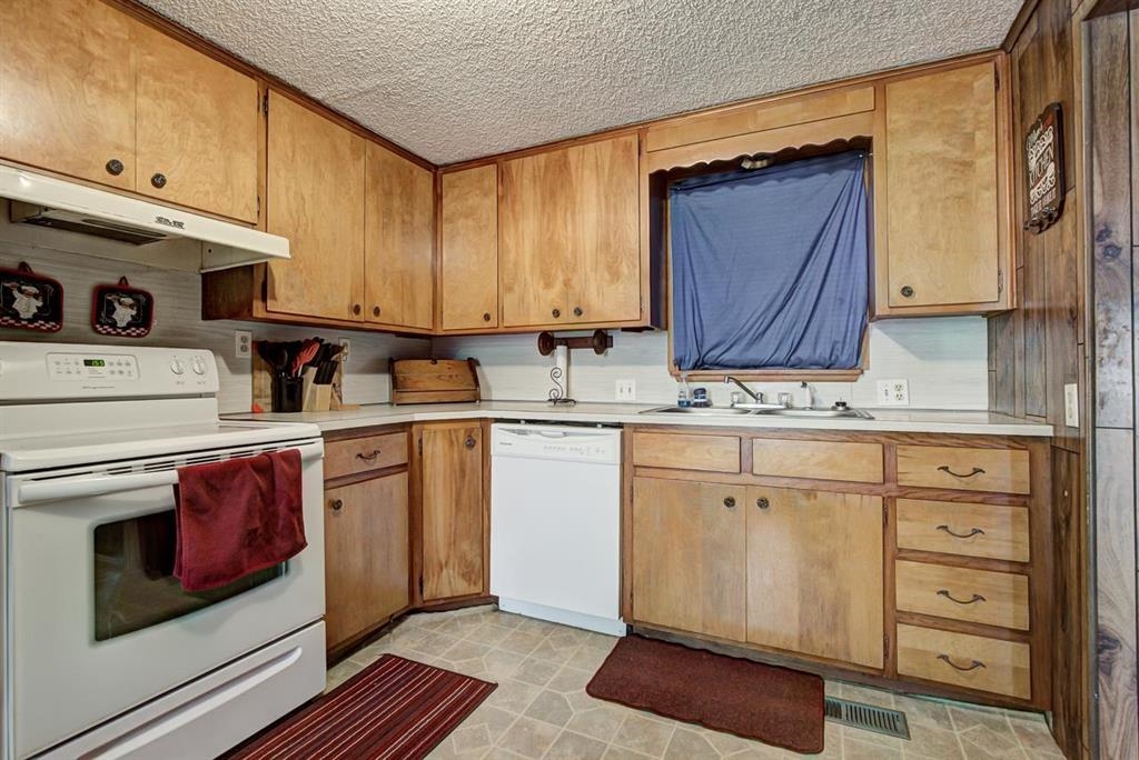 102 Village Dr