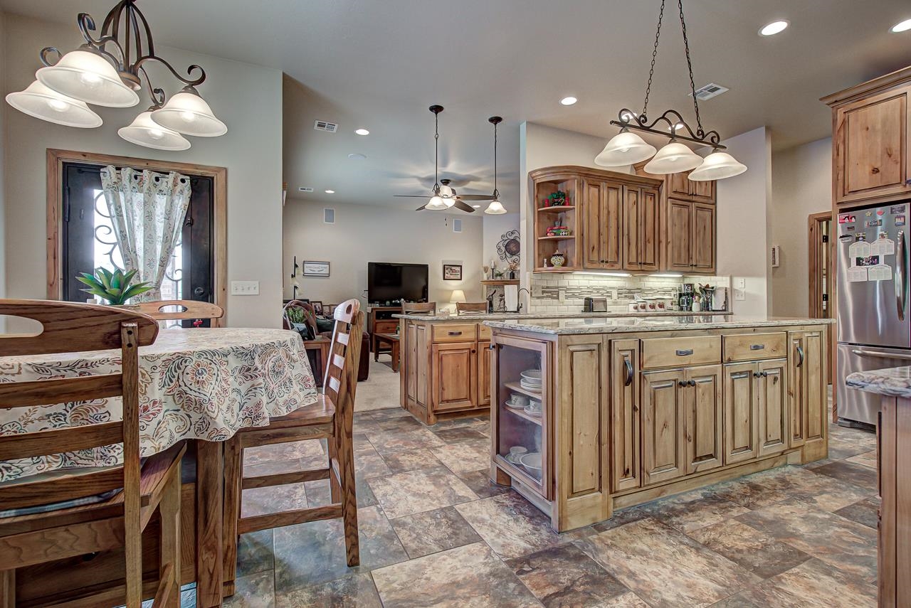 527 Grizzly Ln