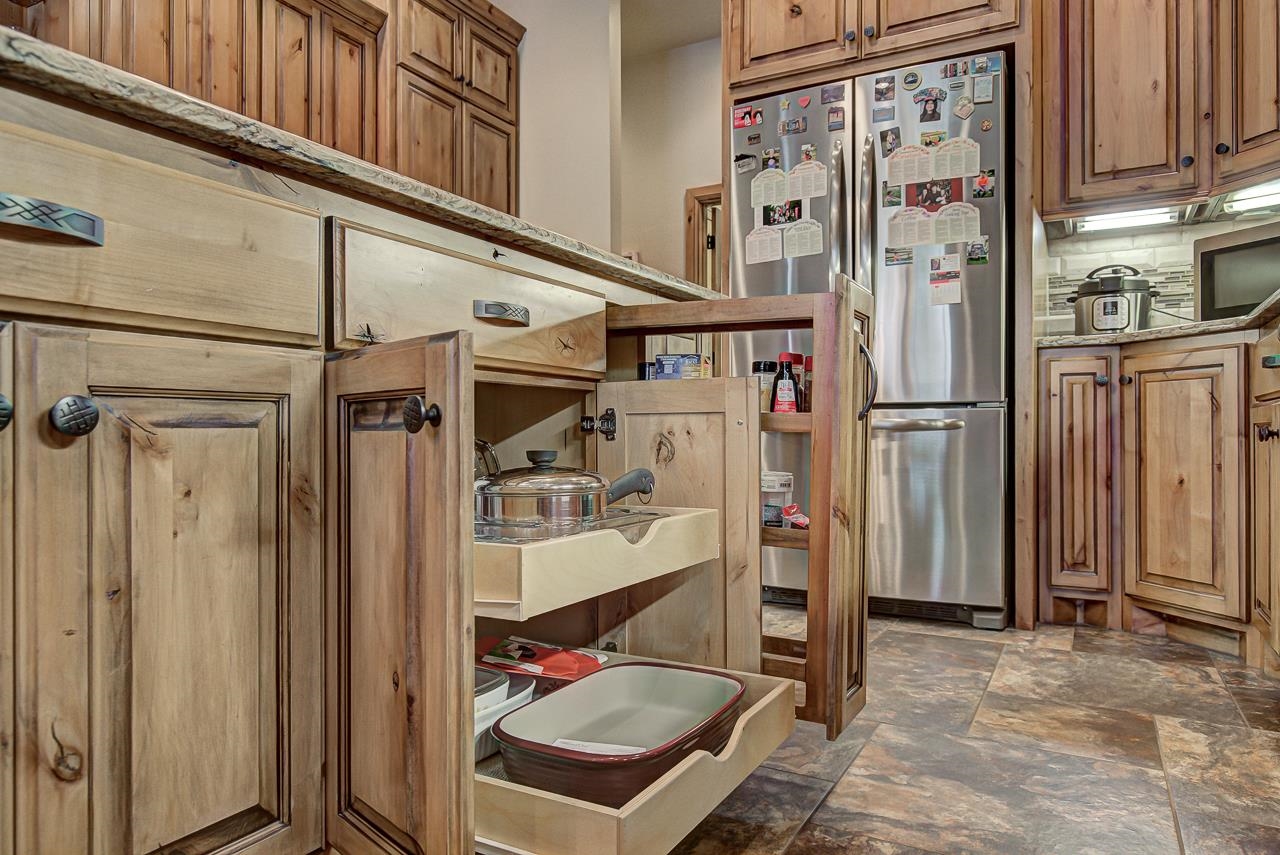 527 Grizzly Ln