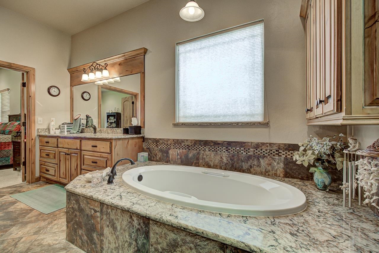 527 Grizzly Ln