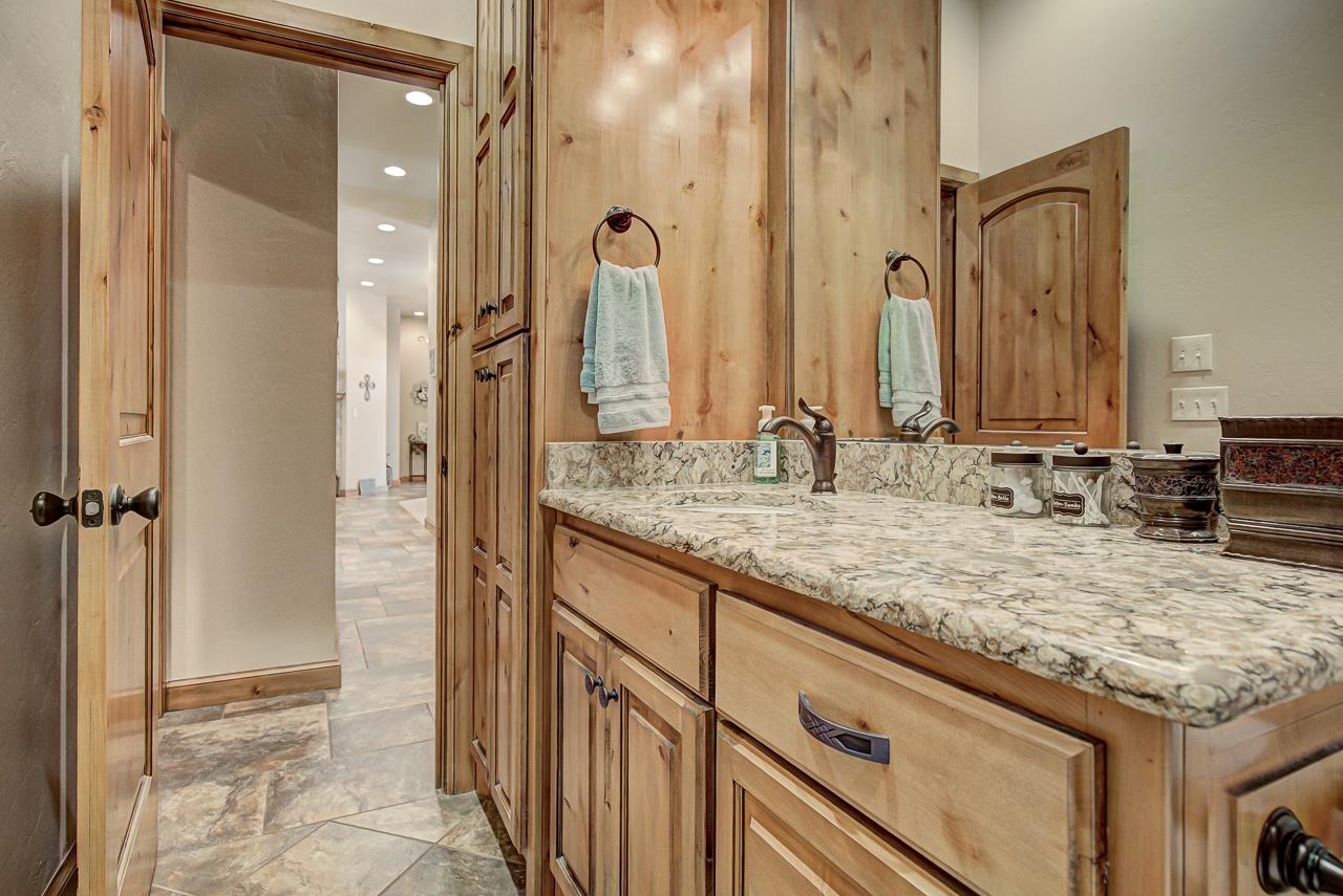 527 Grizzly Ln
