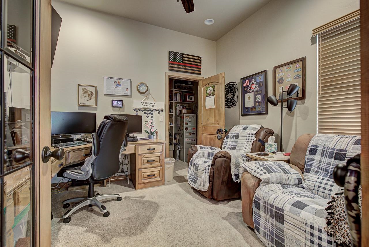 527 Grizzly Ln