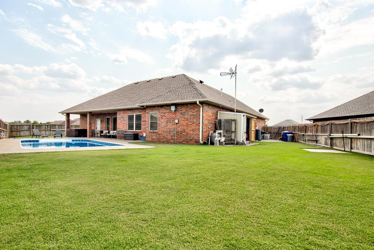 527 Grizzly Ln